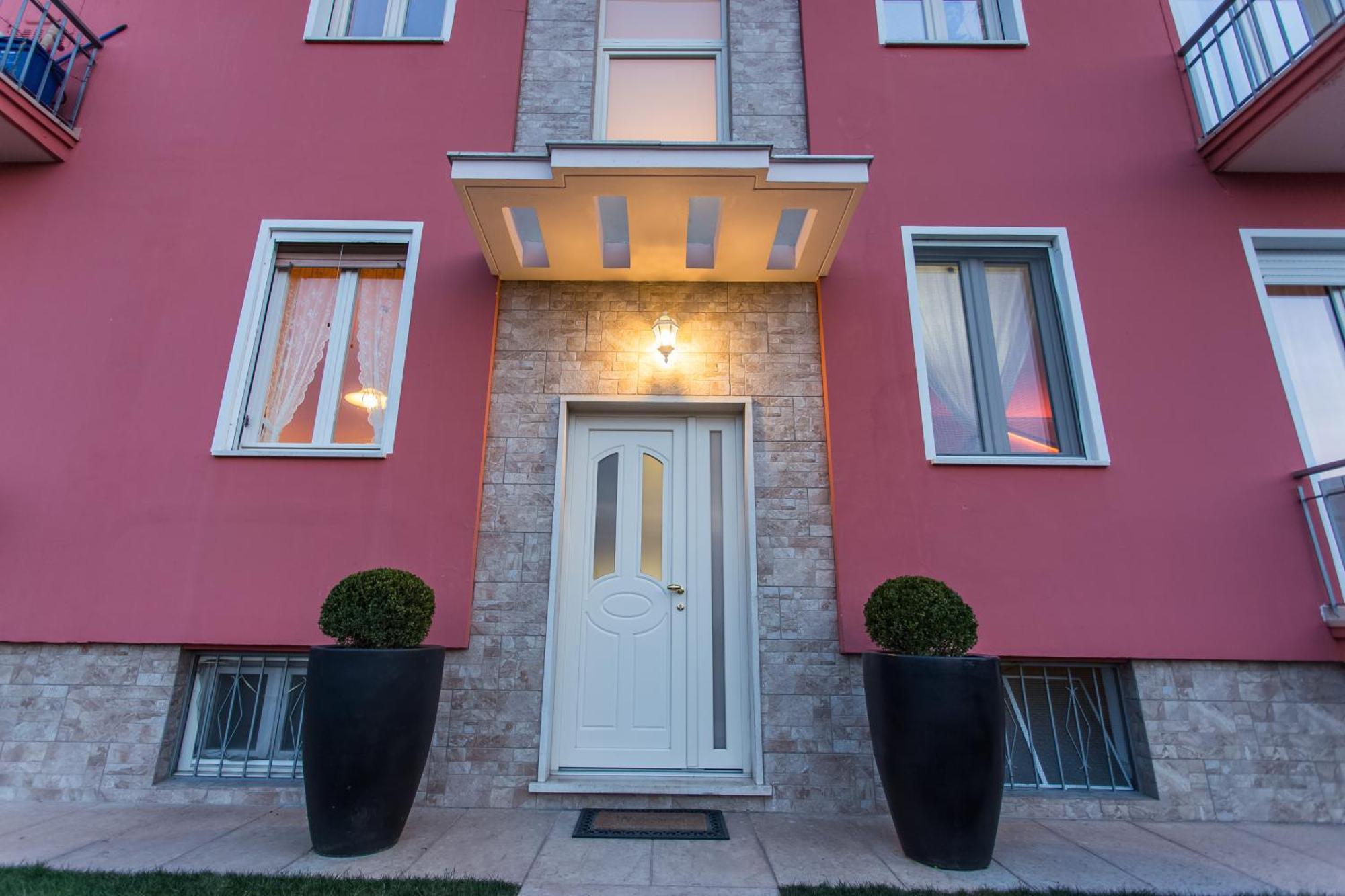 Lm House Apartment Lonato Luaran gambar