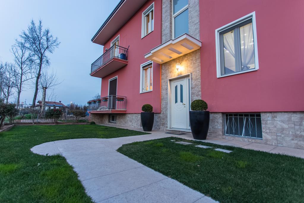 Lm House Apartment Lonato Luaran gambar