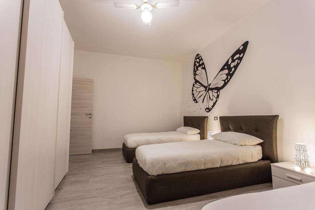 Lm House Apartment Lonato Luaran gambar