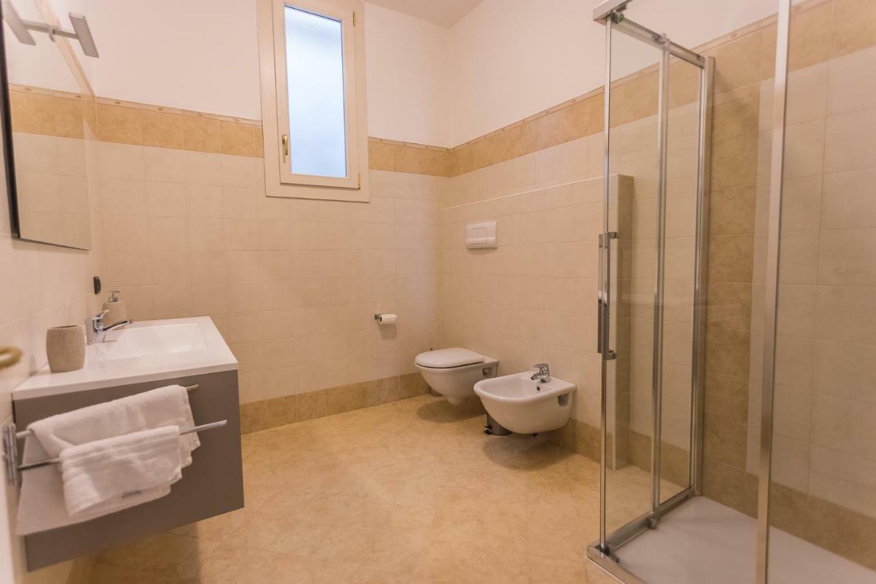 Lm House Apartment Lonato Luaran gambar