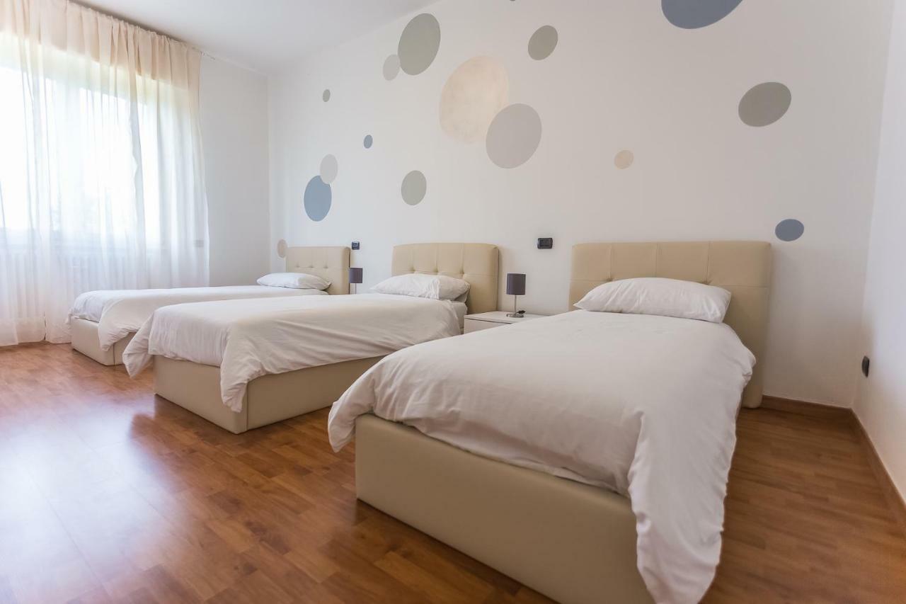 Lm House Apartment Lonato Luaran gambar
